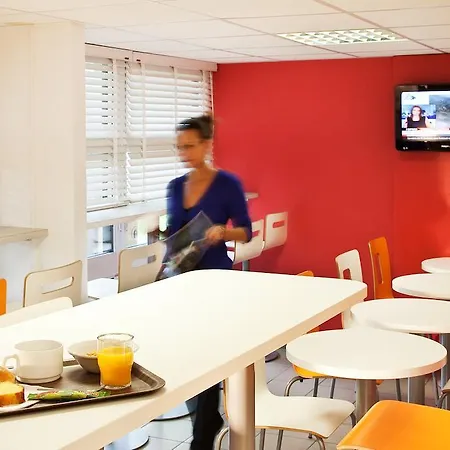 호텔 프리미에르 클라스 안굴르므 웨스트 세인트 이리유 Saint-Yrieix-sur-Charente